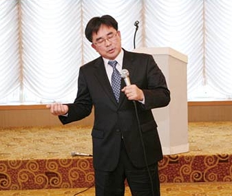 2009년 1월 이희천 교수의 외부 강연 모습.