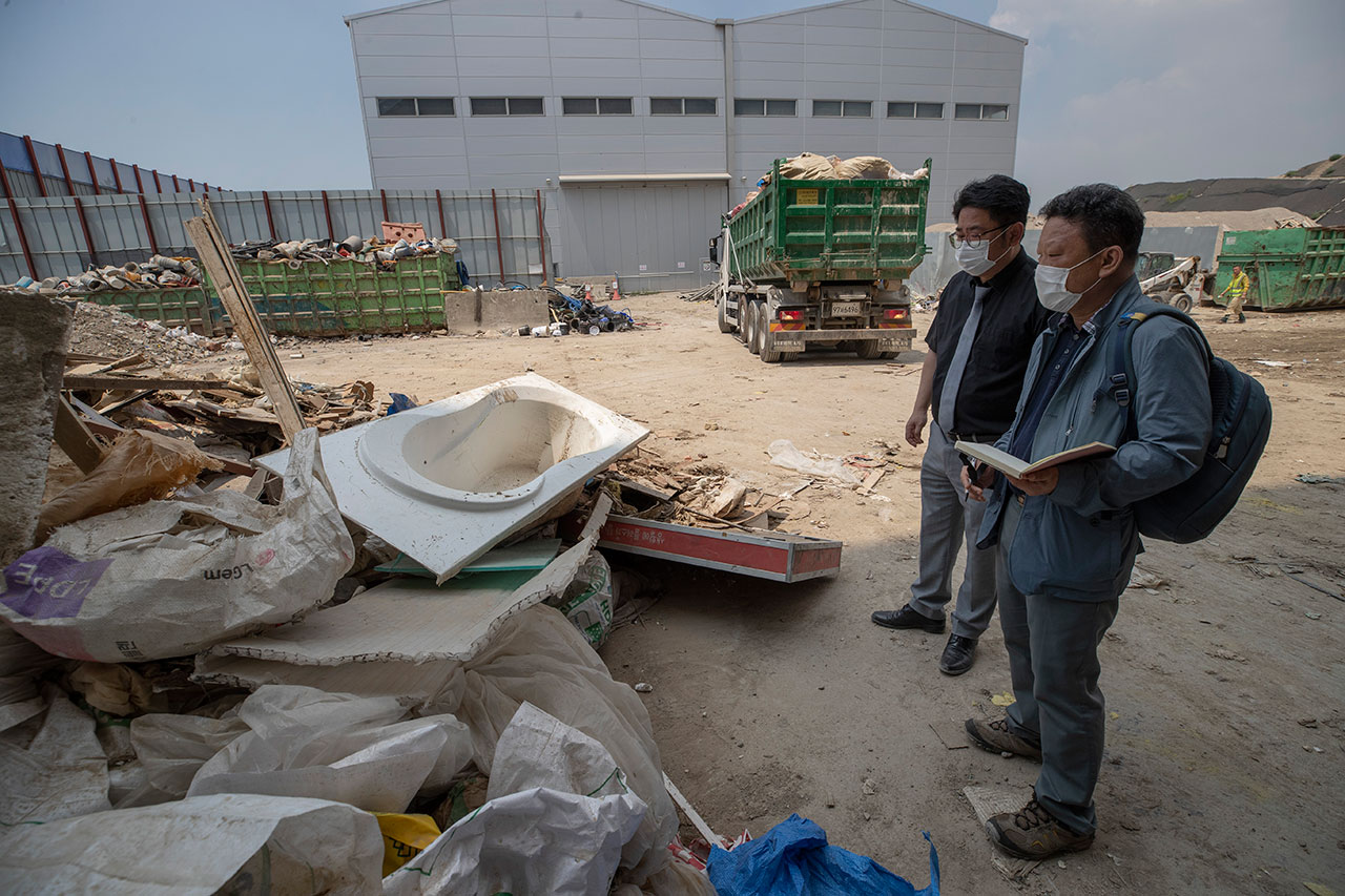 원래 건설폐기물이라는 말은 존재하지 않는다” < 사회 < 기사본문 - 시사IN