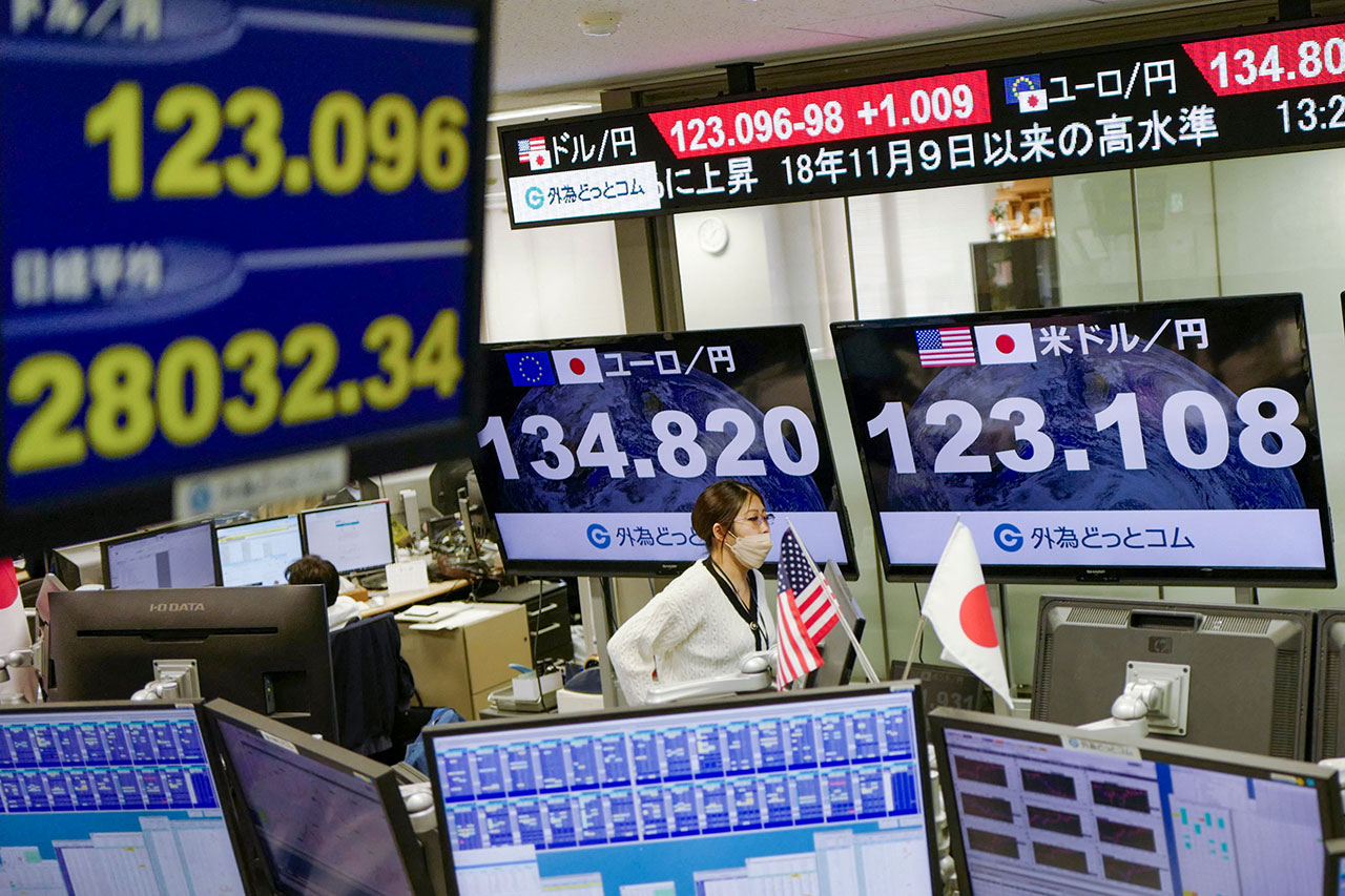 물가 오르는데 소득 그대로, 일본 경제 어디서부터 잘못됐을까 < 박철현의 실전(實戰) 일본 < 국제·한반도 < 기사본문 - 시사IN