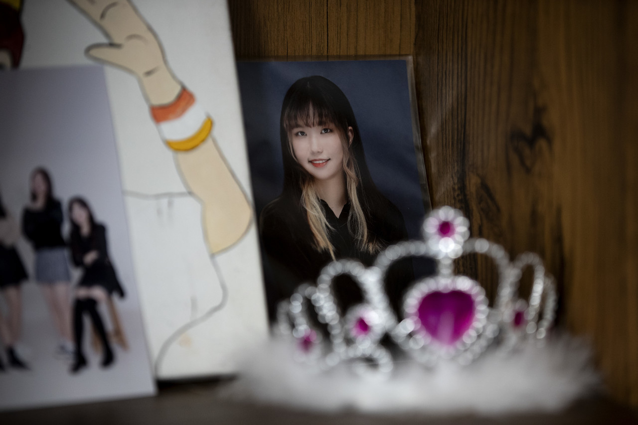 책장에 놓인 박가영씨의 사진. ⓒ시사IN 박미소