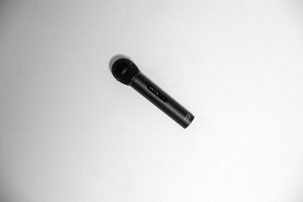 노래 부르기를 즐겼던 조경철씨가 구입한 마이크. 가족들과 노래를 부르고 녹음파일을 만들자고 했다. 한 번도 쓰지 못하고 새것으로 남아 있다. ⓒ시사IN 박미소