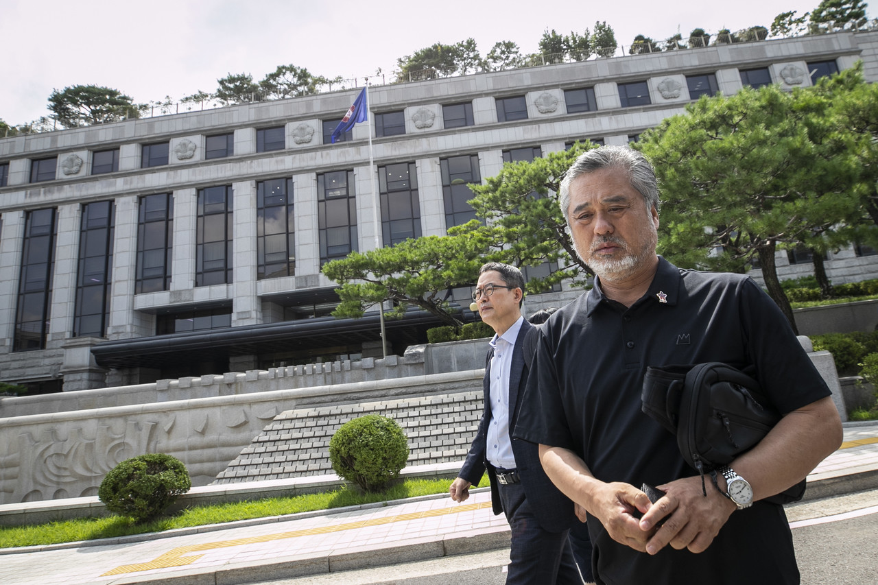 7월25일 이태원 참사 유가족협의회 유족들이 헌법재판소 심판정을 빠져나오고 있다. ⓒ시사IN 신선영
