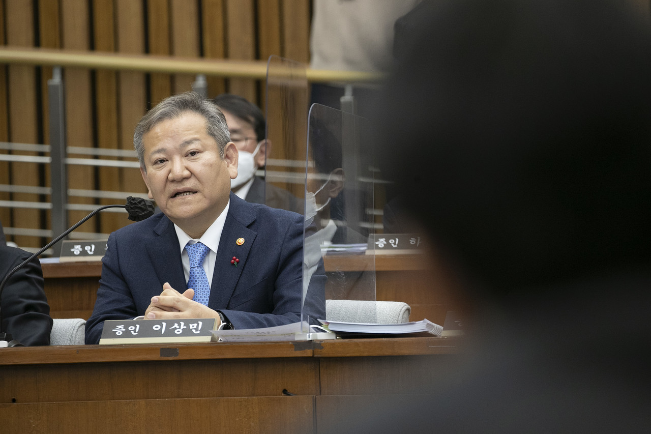 1월6일 이상민 행정안전부 장관이 ‘이태원 참사 진상규명과 재발방지를 위한 국정조사특별위원회’ 2차 청문회에서 답변하고 있다. ⓒ시사IN 이명익