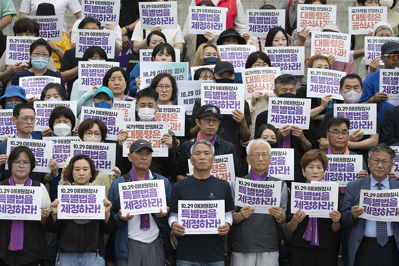 6월7일 오전 서울 여의도 국회의사당 본청 계단에서 열린 '이태원참사 진상규명 특별법 제정 촉구 유가족 농성 시작'기자회견. ⓒ시사IN 이명익