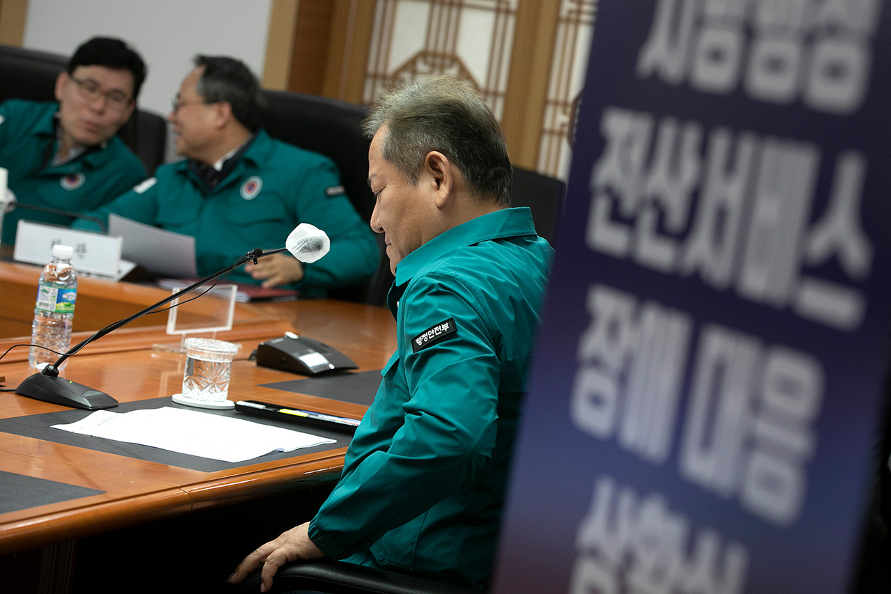 11월20일 이상민 행정안전부 장관이 정부서울종합청사에서 열린 지방행정전산서비스장애 대책본부 회의에 참석했다. ⓒ시사IN 이명익