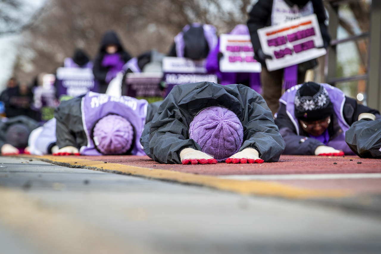 오체투지 이어가는 유가족들. ⓒ시사IN 박미소