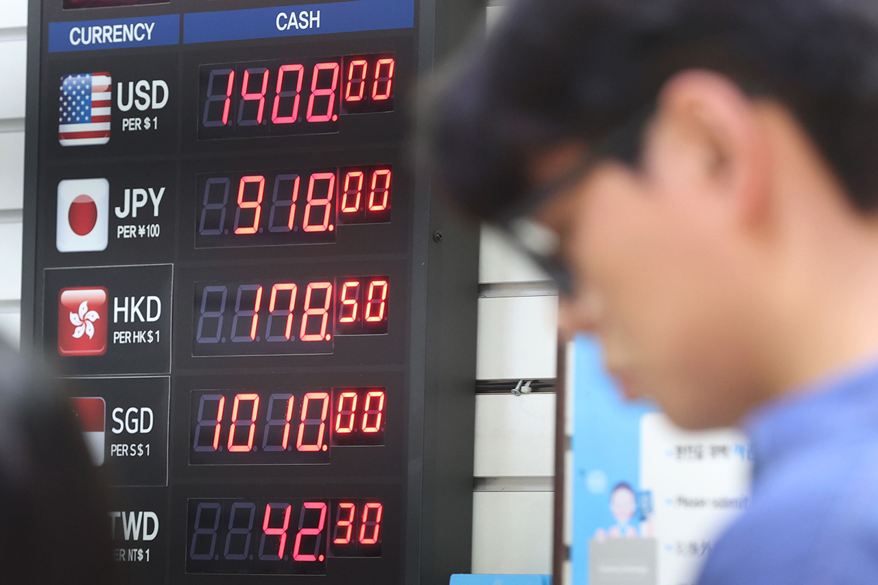 달러 대비 원화 가치, 1400원대로 갈까? < 경제 < 기사본문 - 시사IN