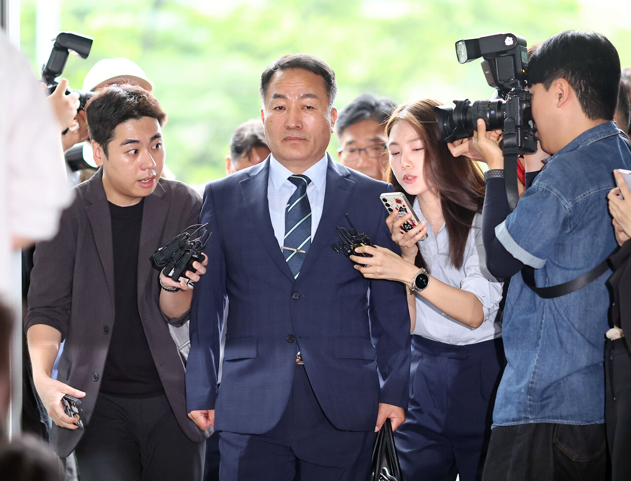 김계환 전 해병대사령관이 채상병 사건 수사방해 의혹과 관련 조사를 받기 위해 7월7일 서울 서초구 순직해병특검 사무실로 향하고 있다. ⓒ연합뉴스