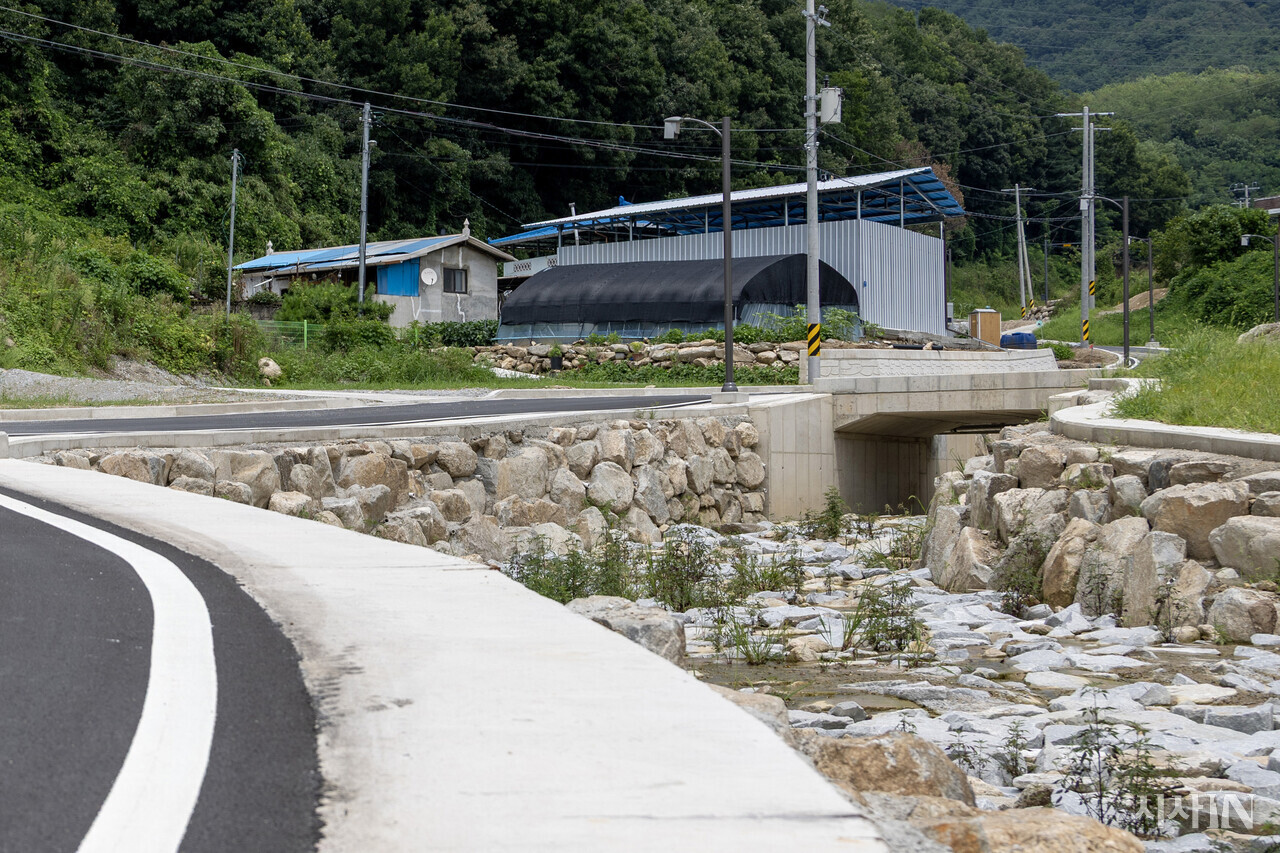 2025년 8월7일 세천 정비가 준공된 후 물길이 넓어졌다. ⓒ시사IN 박미소