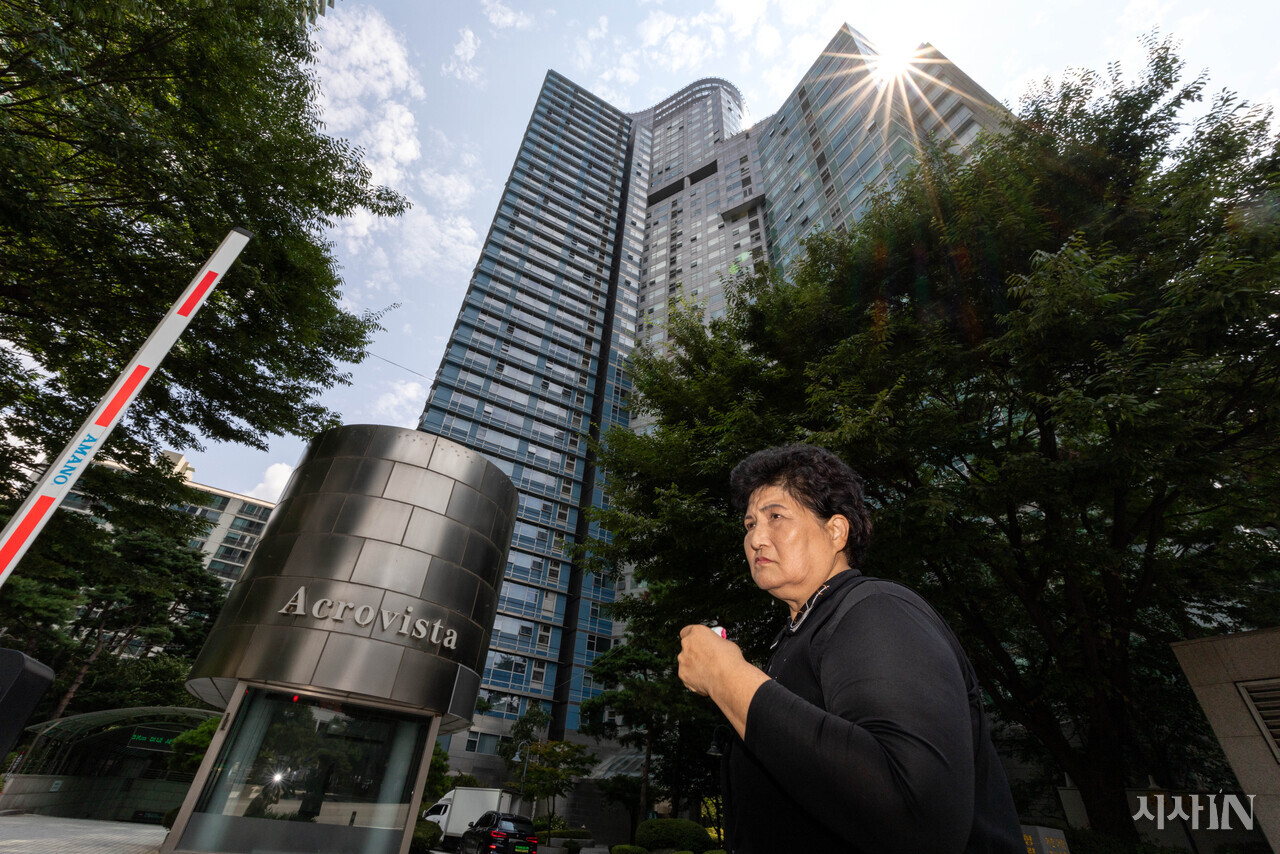 8월18일 진옥자씨가 30년 전 삼풍백화점이 무너진 장소를 찾았다. ⓒ시사IN 신선영