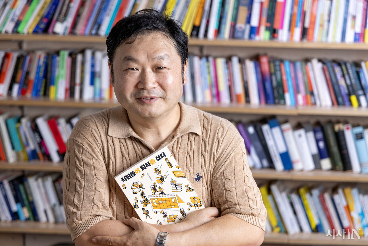 한대웅 작가. ⓒ시사IN 조남진