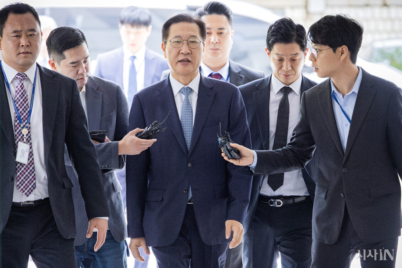 10월14일 박성재 전 법무부 장관(가운데)이 영장실질심사를 받기위해 서울중앙지법에 출석했다. ⓒ시사IN 박미소