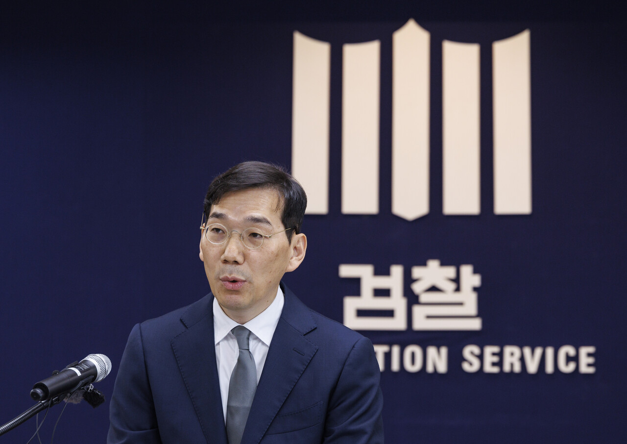 2024년 10월17일 조상원 당시 서울중앙지검 4차장이 김건희씨 도이치모터스 시세조종 가담 의혹 사건 수사 결과를 발표하고 있다. ⓒ연합뉴스