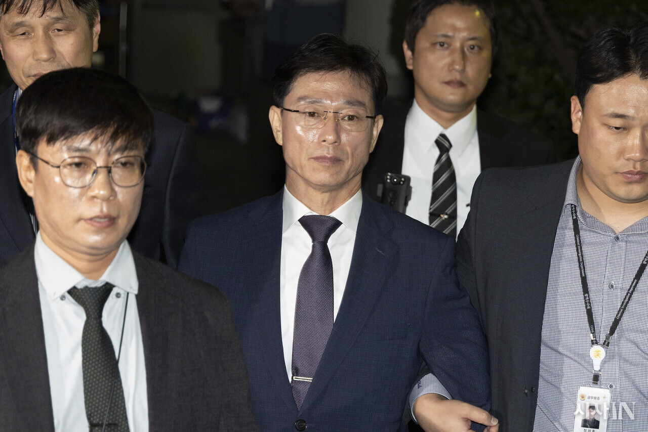 10월23일 임성근 전 해병대 1사단장이 서울중앙지법에서 열린 구속전피의자심문(영장실질심사)을 마친 뒤 나오고 있다. ⓒ시사IN 이명익