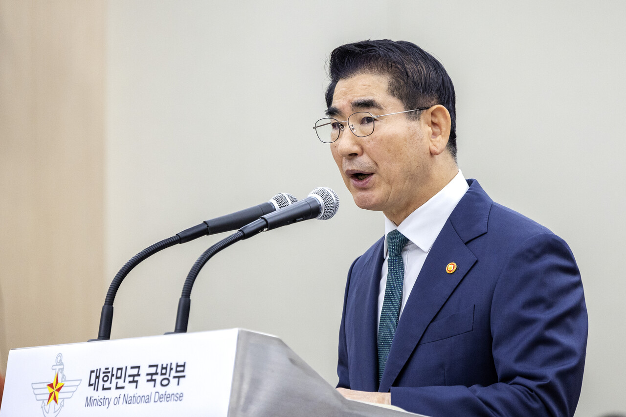 2024년 10월8일 김용현 국방부 장관이 국회 국방위원회 국정감사에서 인사말을 하고 있다. ⓒ시사IN 박미소