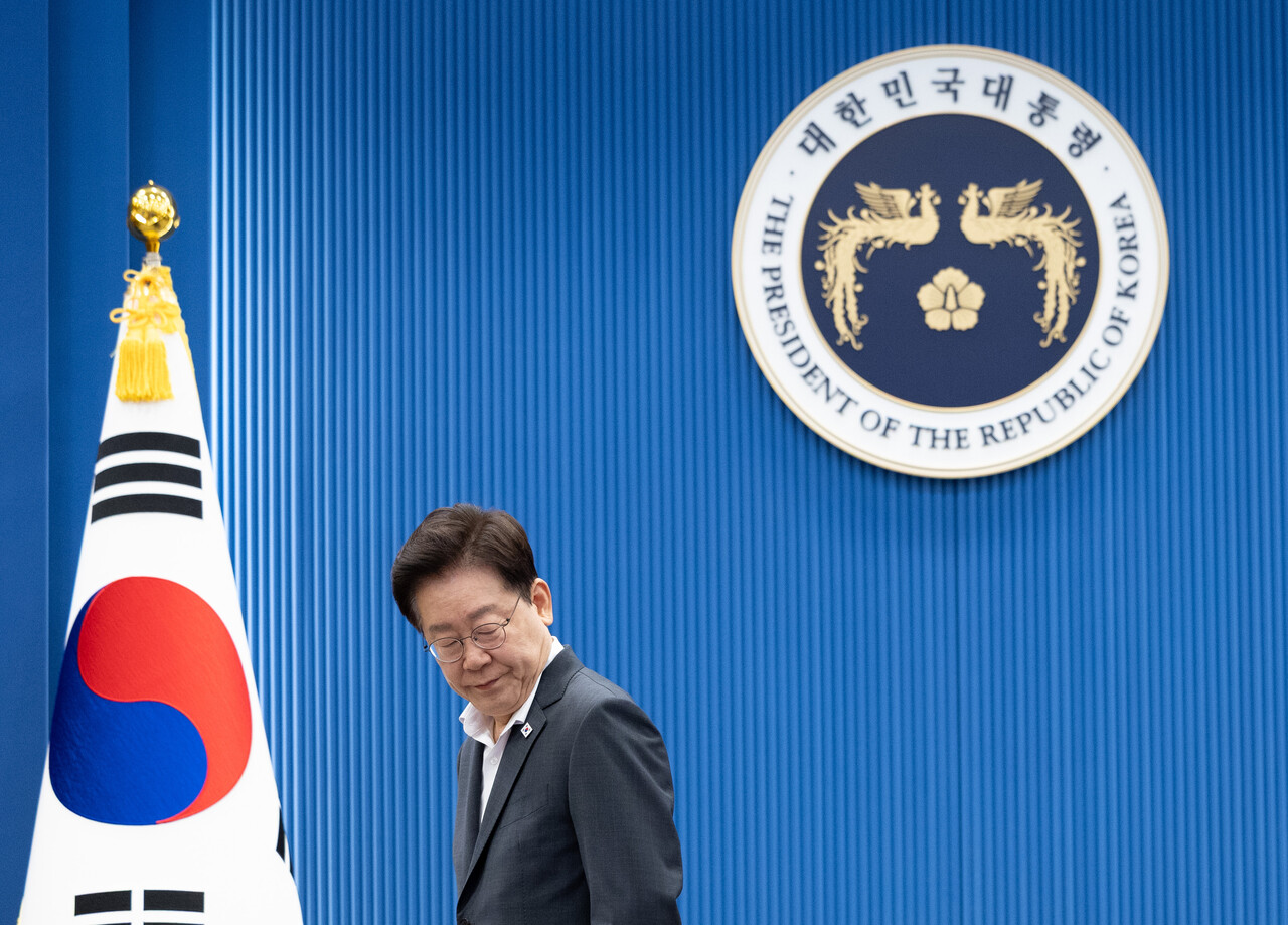 2026 시사IN 조사…이재명 대통령 불신이 신뢰 앞질러, 경찰 신뢰도 역대 최저